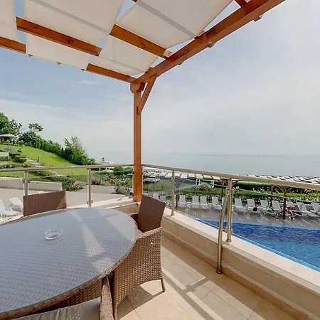 White Cliffs, Byala Appartement *