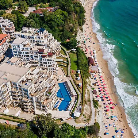 White Cliffs, Byala Apartament