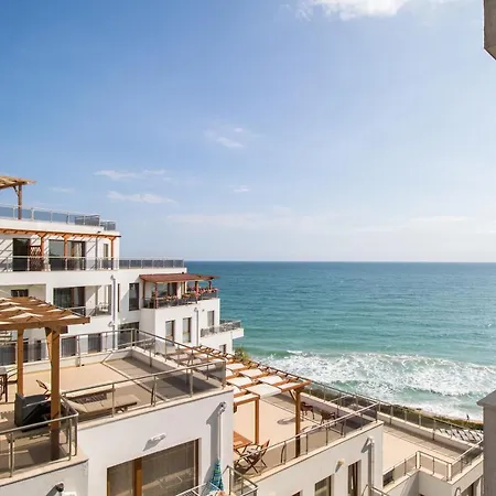 White Cliffs, Byala Apartament