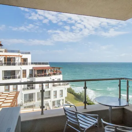 White Cliffs, Byala Lejlighed *