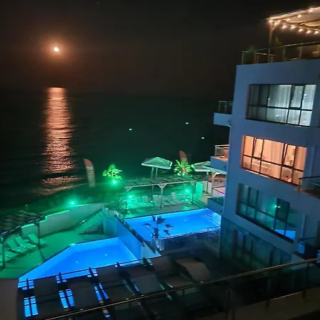 White Cliffs, Byala *